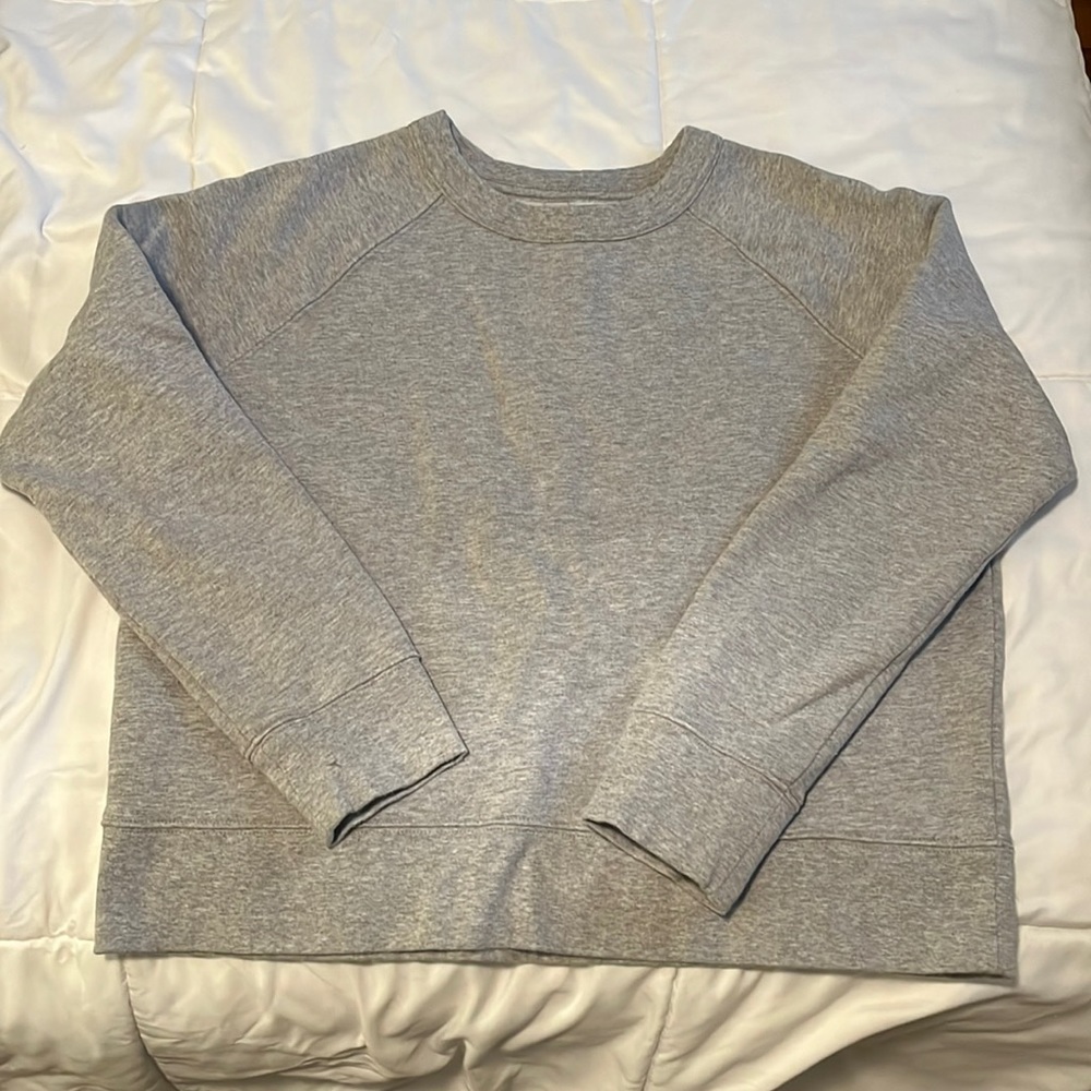 Athleta gray crew neck